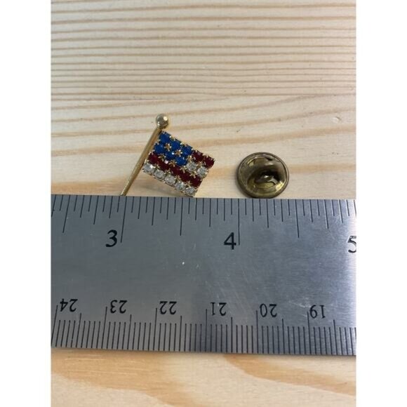 American Flag Rhinestone Lapel Pin Gold Tone Patriotic Pin - Picture 3 of 3
